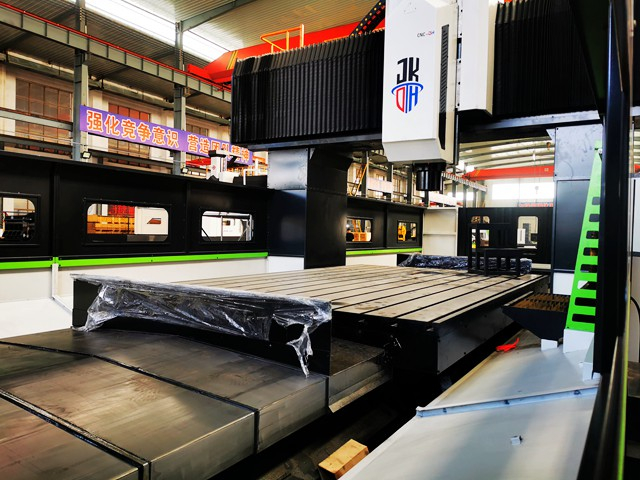 大型數控龍門銑床2804型參展之后直接被客戶買走